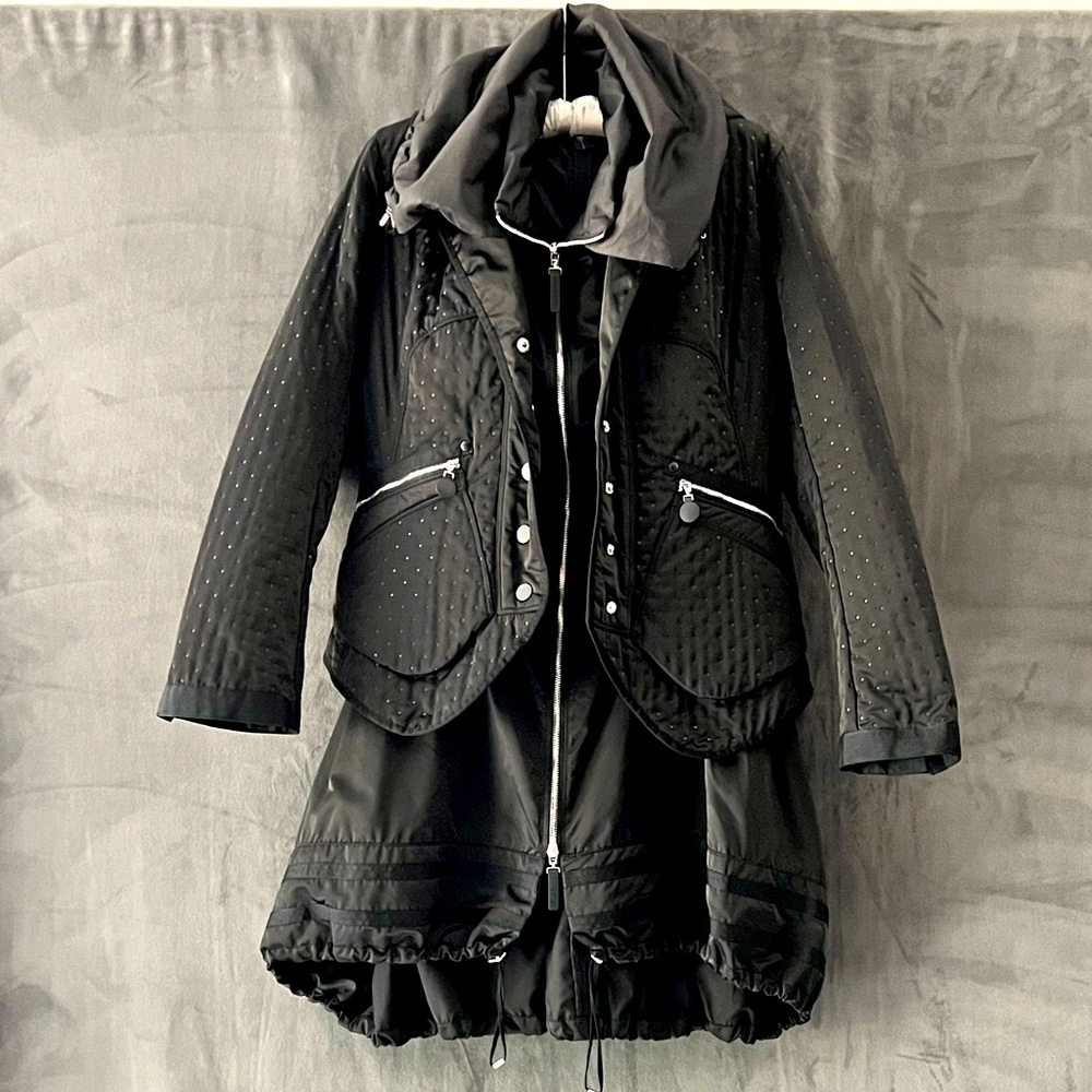 YOU WILL WANT THIS! HIGH designer versatile 2 piece light weight coat. Size S